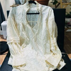 Vita Grace Women's Cream Textured Poet Sleeve Peasant Top